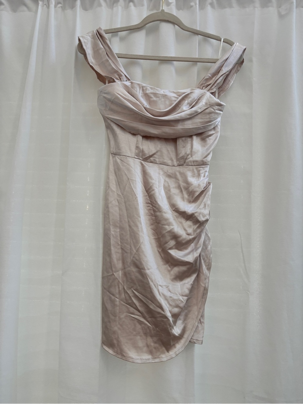 Selfie Leslie One-Shoulder Draped Dress in Light Blush